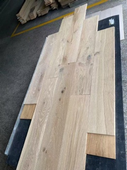 High Quality 8mm 12mm Hdf Ac4 Ac5 Laminate Flooring Click Installation Wear Resistant Waterproof Glossy Laminate Flooring