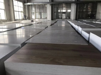 Waterproof Soundproof Ixpe Back Luxury Vinyl Plank Flooring Click Floating Floor Spc Floor